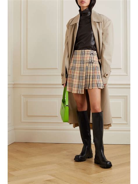 who is the woman on the burberry skirt|Burberry check wool pleated skirt.